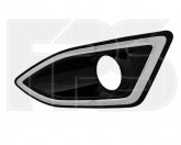 Грати в бампері правий. передня з ПТФ data-src-small