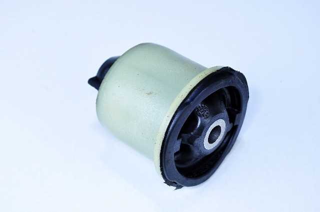 Сайлентблок балки підвіски Logan