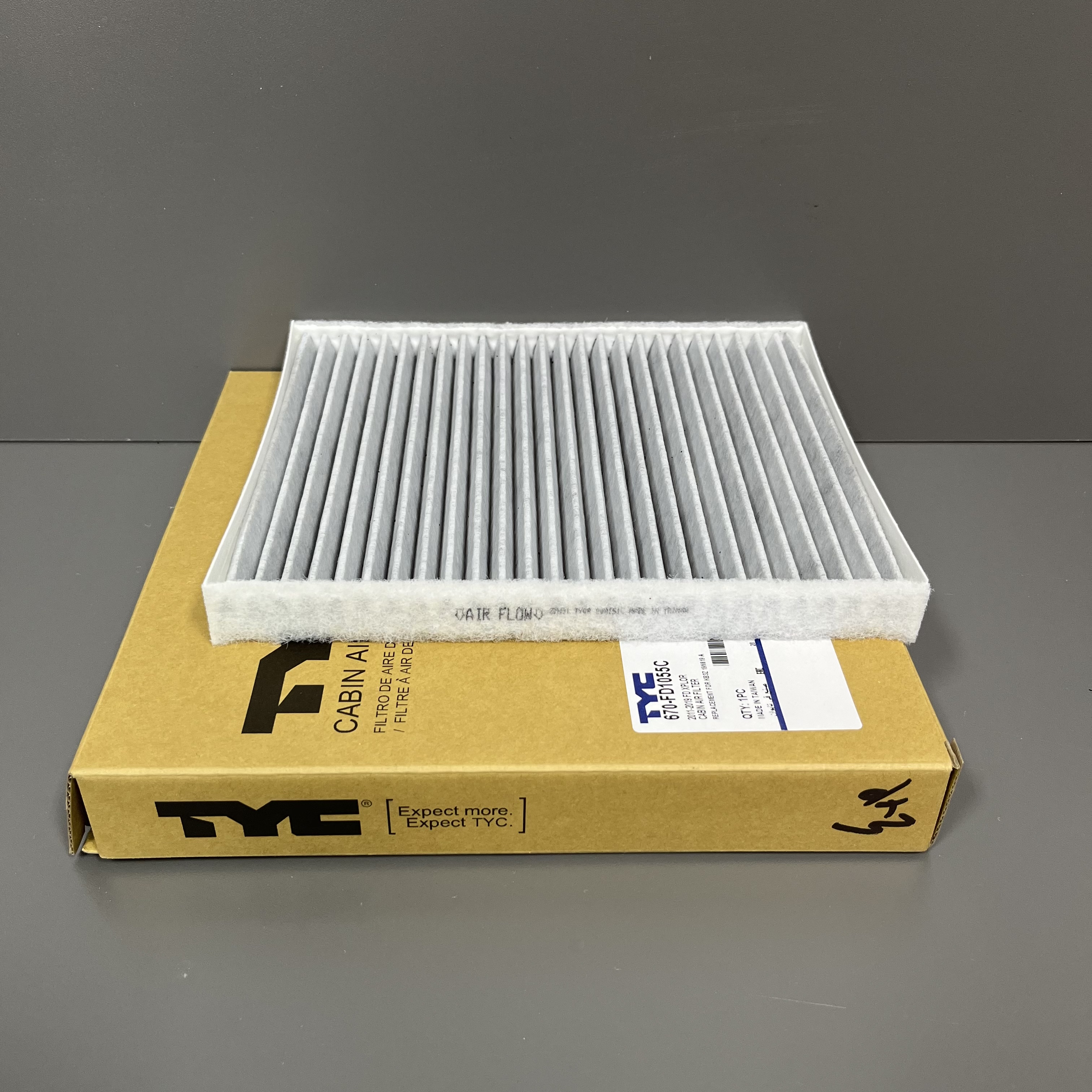 Фільтр повітряний салону вугільний Explorer/Flex/Taurus/MKT